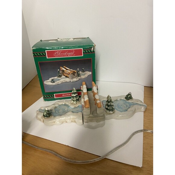 1991 Skater's Pond House of Lloyd Christmas Around the World #541750 Vintage - Picture 13 of 14